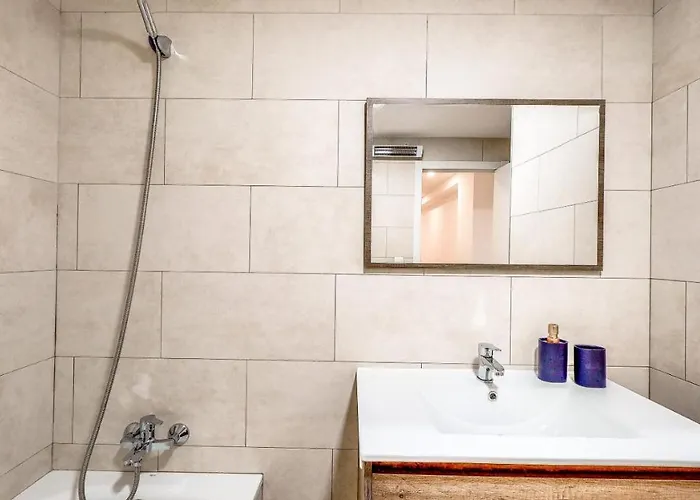 Daire Holisplace- Lovely In Downtown