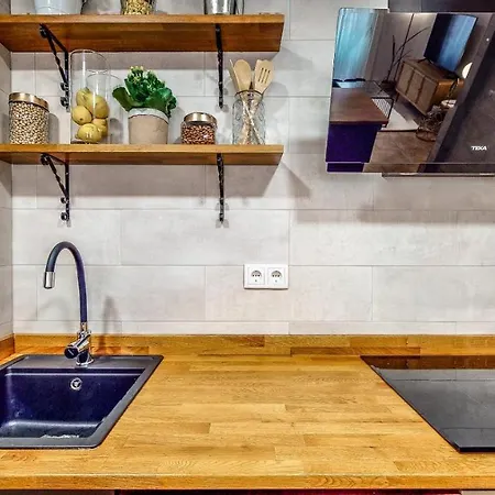 Holisplace- Lovely In Downtown Apartamento *